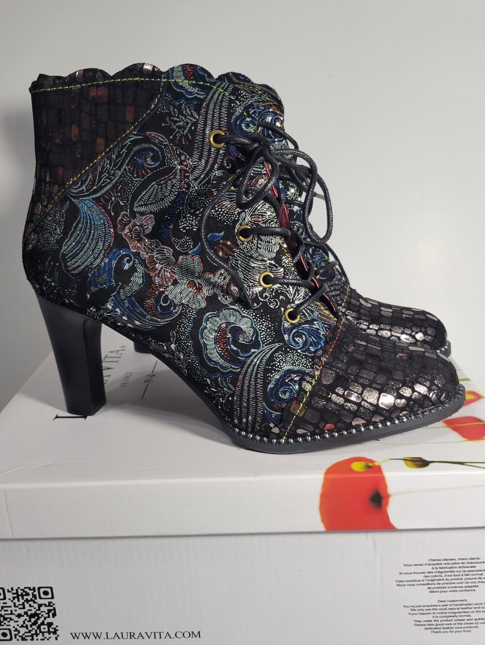 NIB Laura Vita Alcbaneo 1279 Black Floral Lace Up Heeled Ankle Boots Size 39